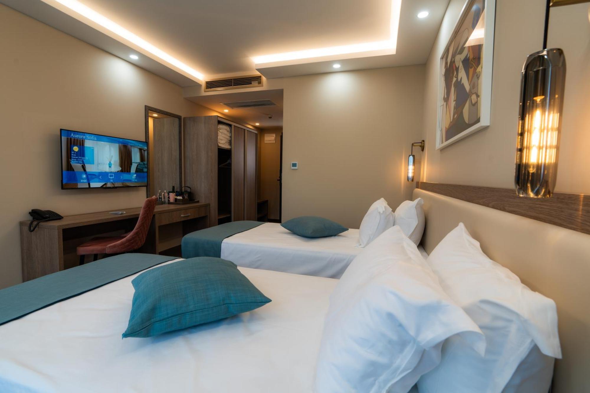 Aurora Hotel 3*