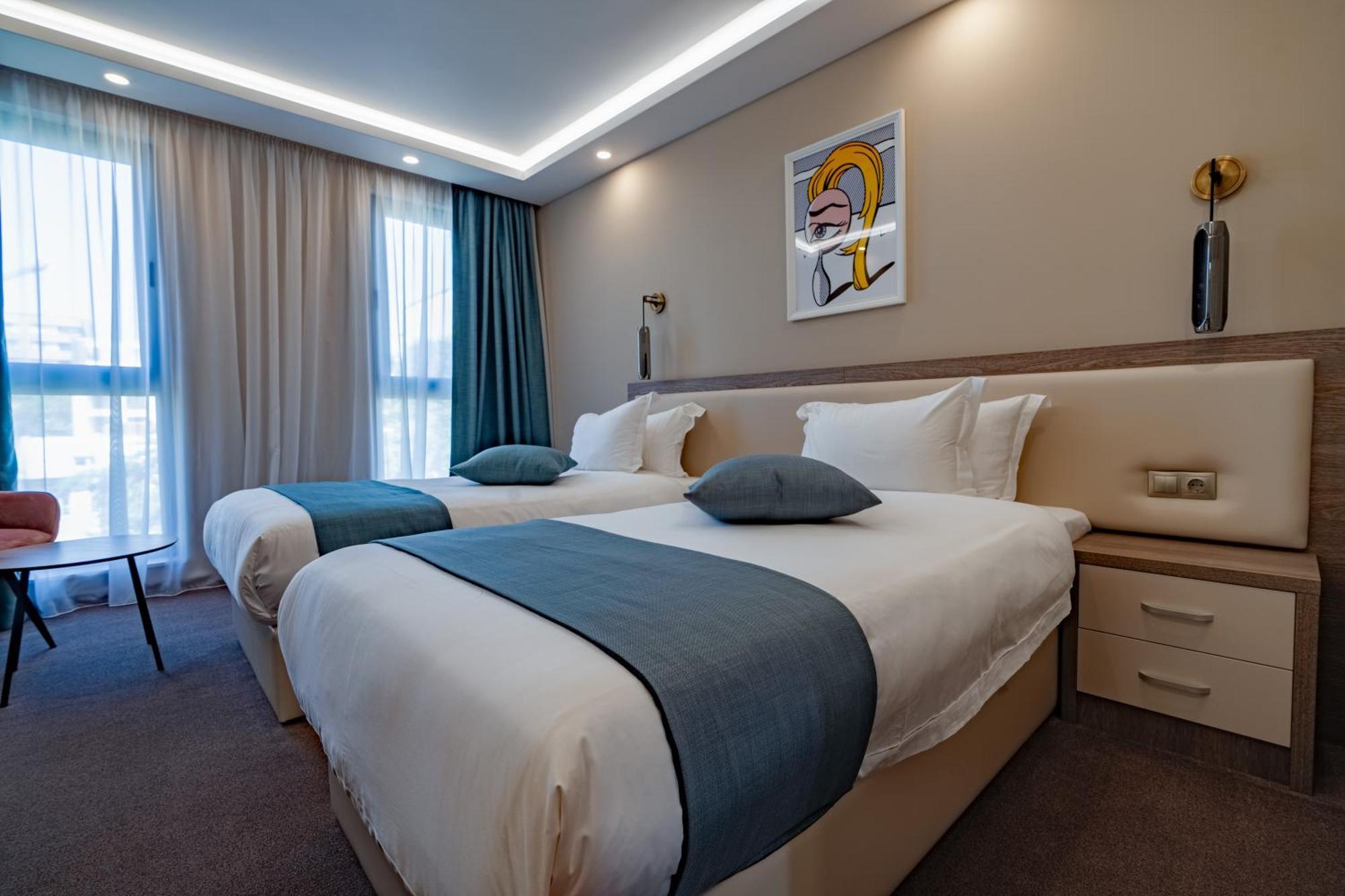 Aurora 3*