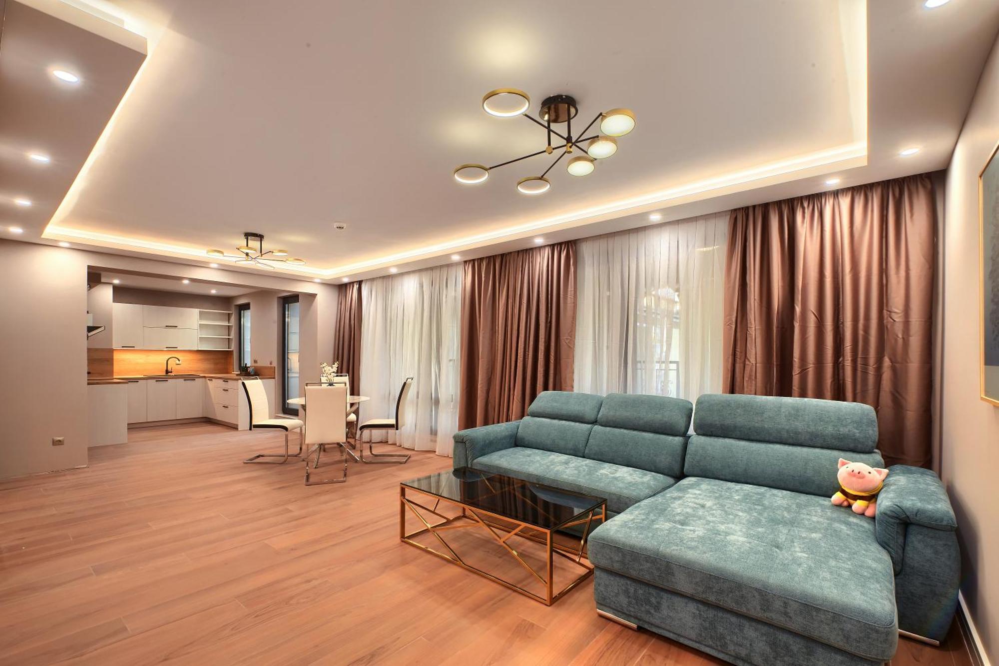 Aurora Hotel