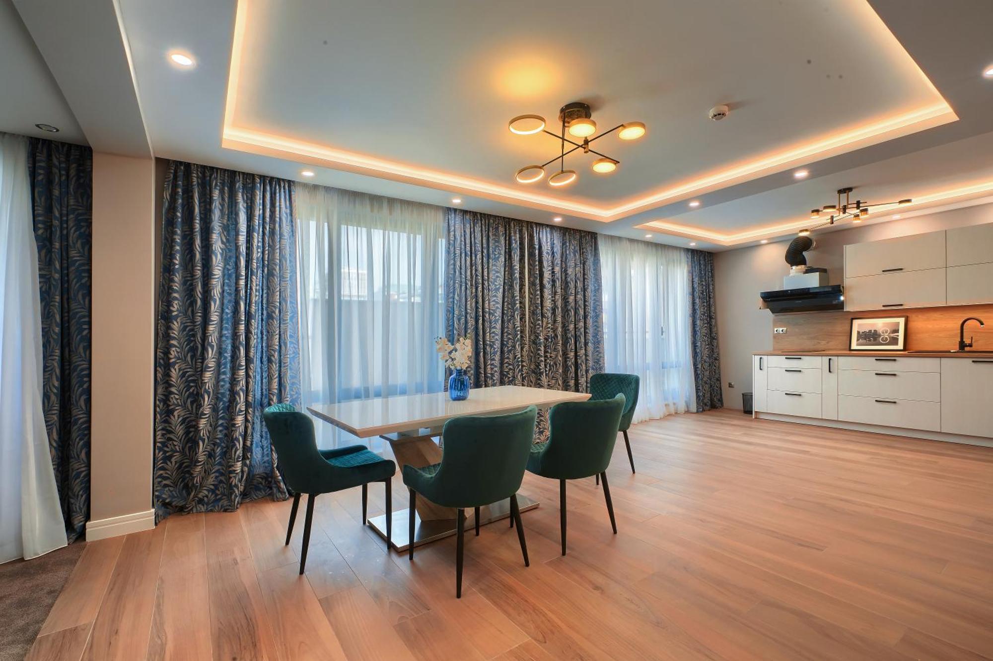 Aurora Hotel 3*