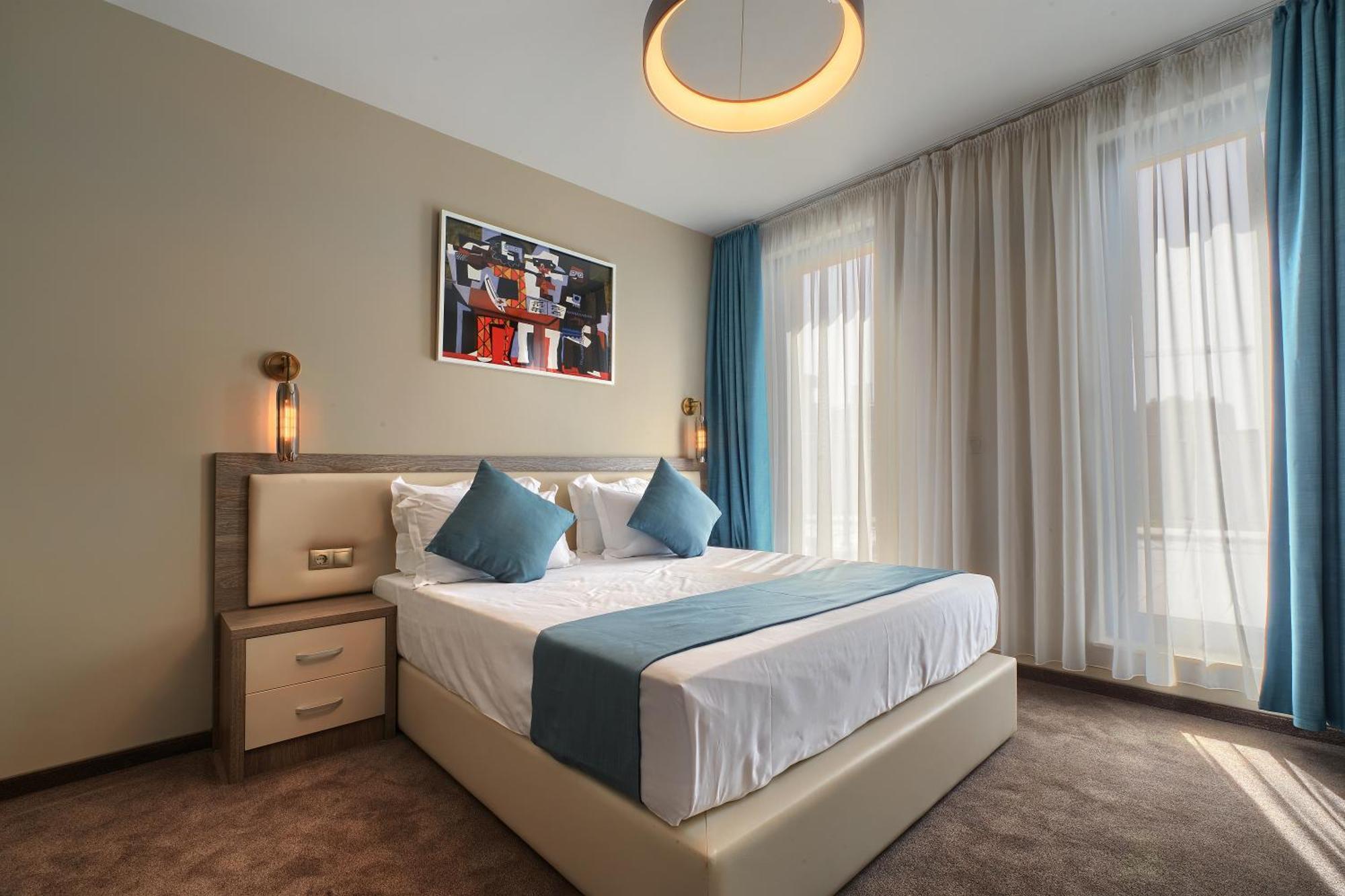 Aurora Hotel 3*