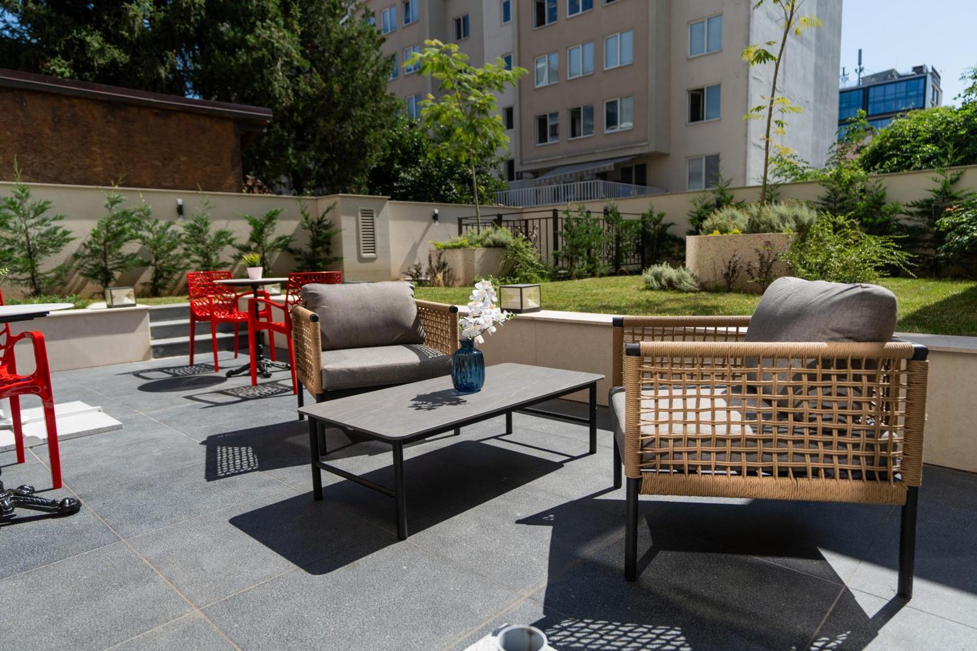 Aurora Hotel 3*